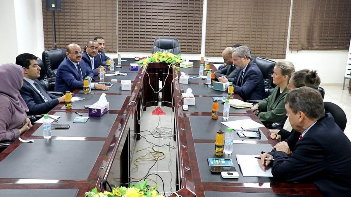 The Governor of the Central Bank of Yemen discusses with European Union ambassadors support for reforms in the bank