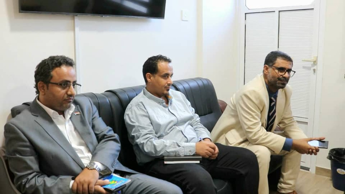 Dr. Al-Khobaji meets with representatives of the Ministry of Public Health and Population in the capital, Aden