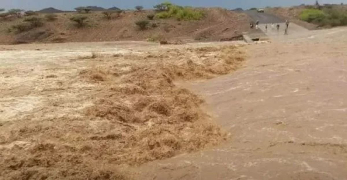 Aden.. Warning citizens in Buraiqa of the danger of torrential floods coming from Lahj