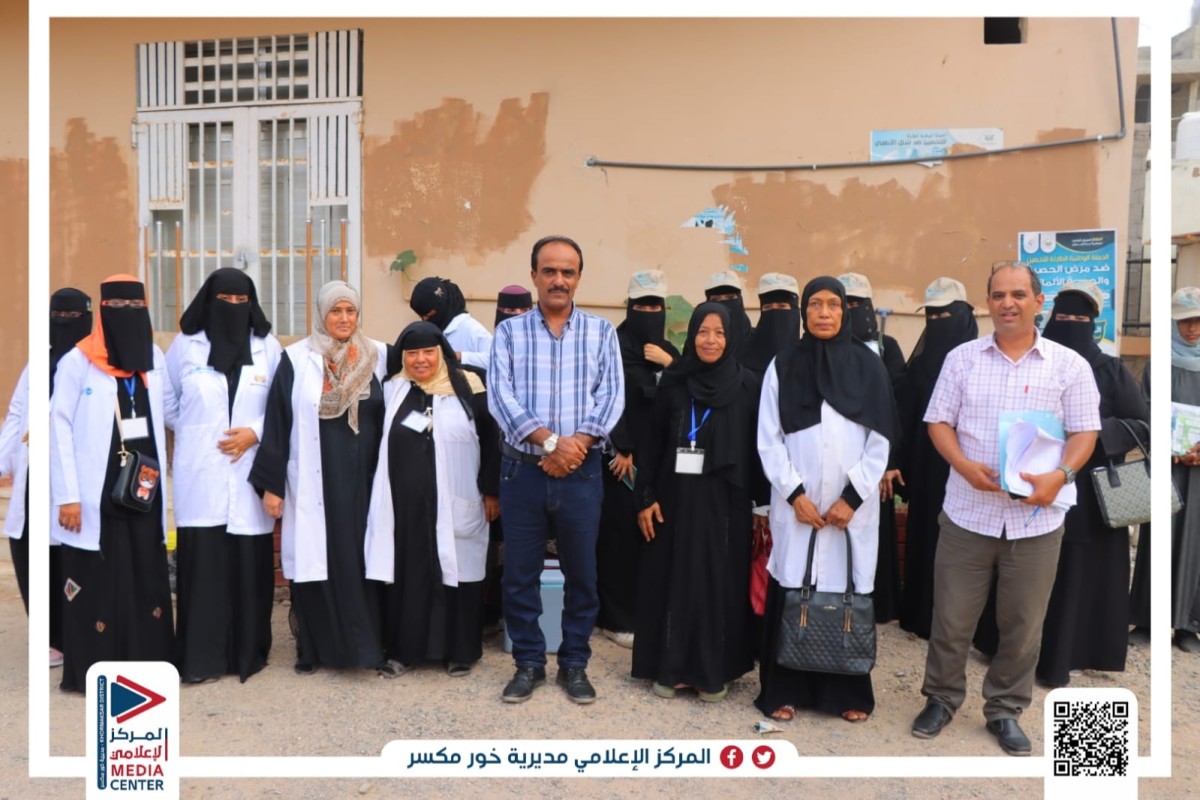 Aden.. Al-Zuhri inspects the progress of the emergency campaign to vaccinate against measles and rubella in Khor Maksar