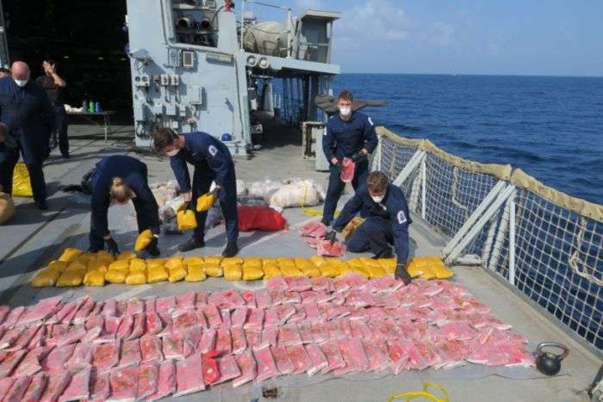 Hundreds of kilograms of drugs were seized in the Arabian Sea