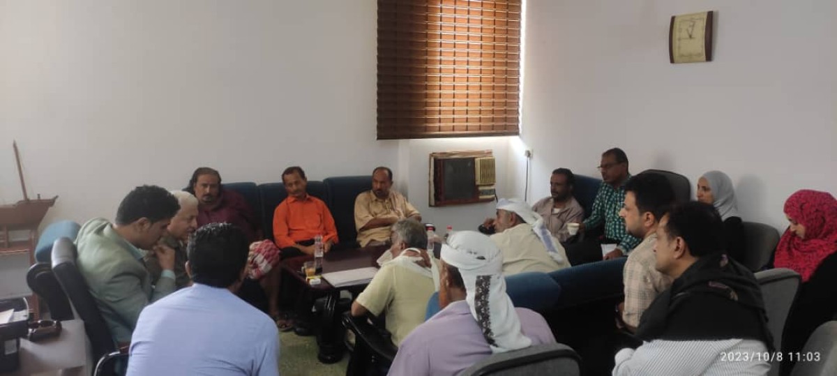 A meeting discusses the mechanism for starting to organize the work of sorters in Aden