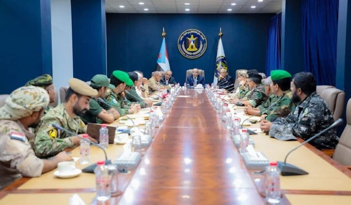 Al-Kathiri chairs an expanded security and military meeting and approves a number of decisions and tasks