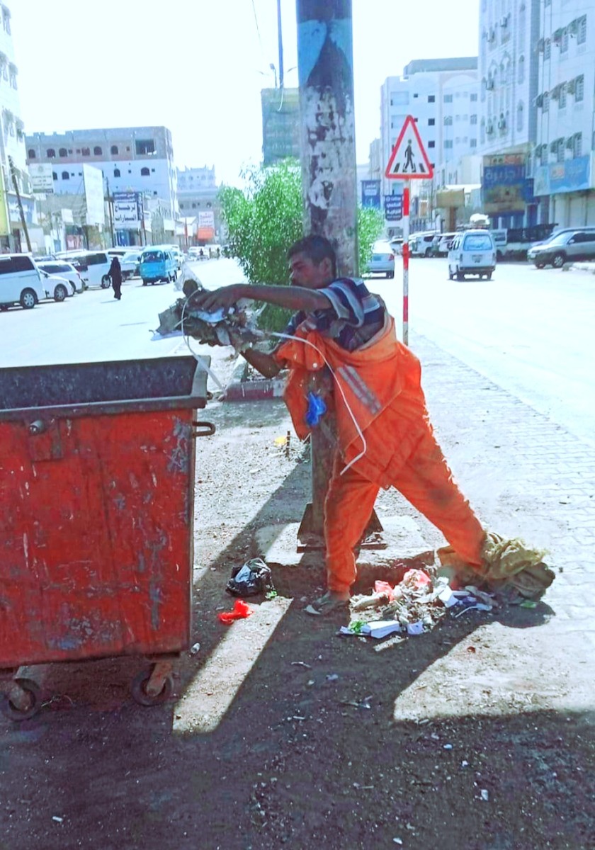 Cleaning Fund in Aden: Citizens’ failure to throw away garbage costs us a lot