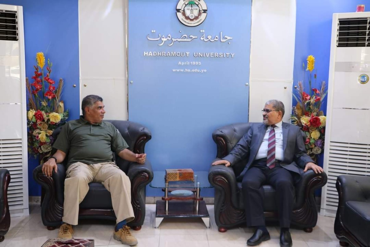 Dean Al-Menhali meets with the President of Hadramaut University to discuss aspects of joint cooperation