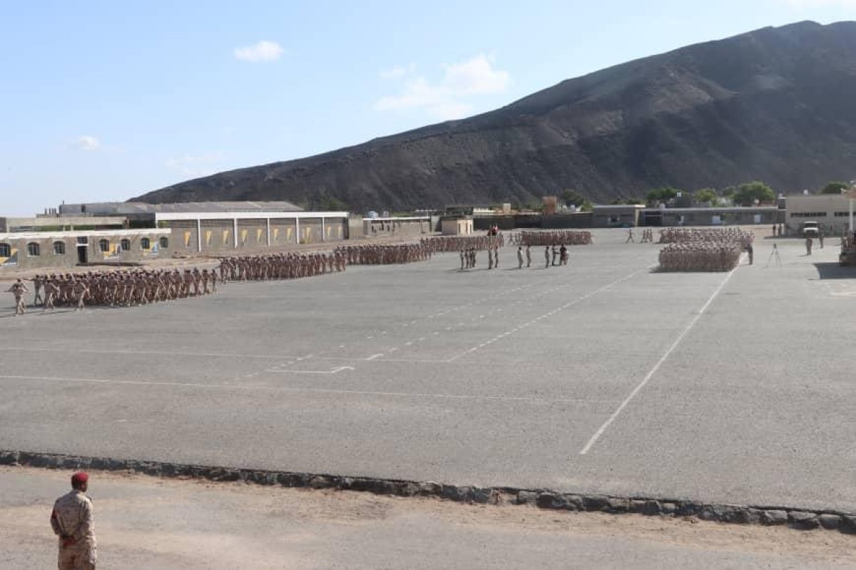 The Minister of Defense witnesses a presentation by students of the Military College in Aden: Today’s bet is on colleges and academies