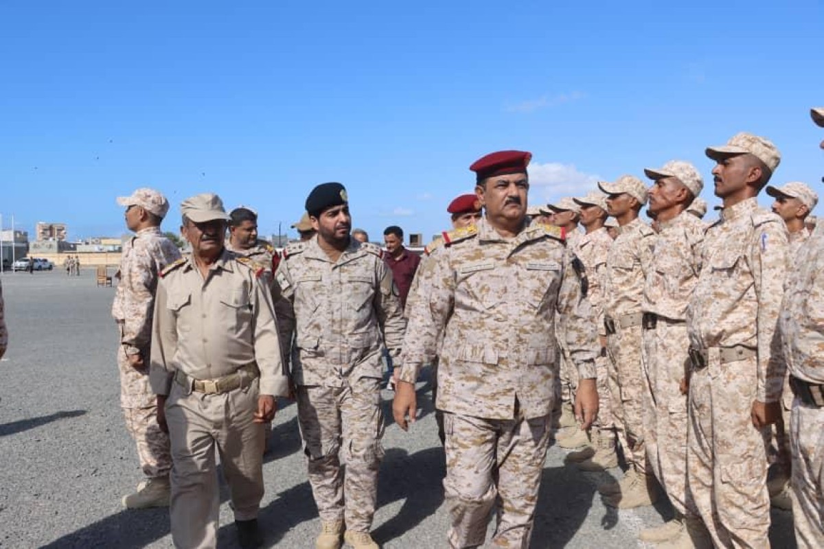 The Minister of Defense witnesses a presentation by students of the Military College in Aden: Today’s bet is on colleges and academies