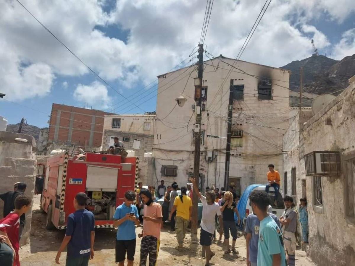 A massive fire in Al-Qalaa kills two women and injures a child (photos)