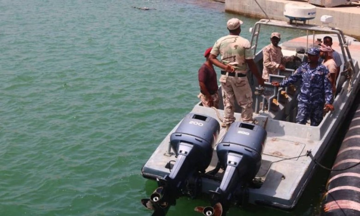 The Coast Guard in Hadhramaut takes precautionary measures in preparation for Hurricane “Tang”