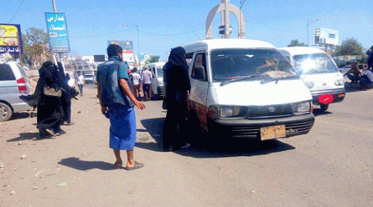 Taxi bus drivers in Aden suddenly raise prices