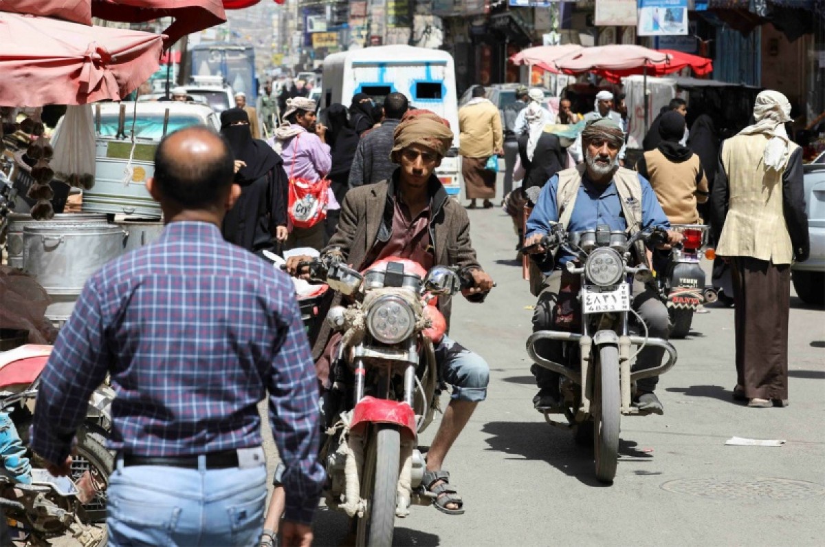 Newspaper: Banning the movement of motorcycles complicates the lives of social groups in Aden