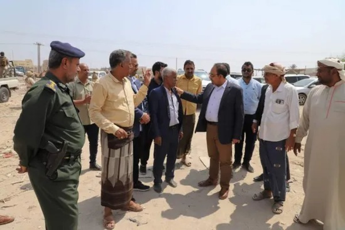 The Governor of Hadhramaut inspects efforts to expand Wadi Samoun in Al-Shehr