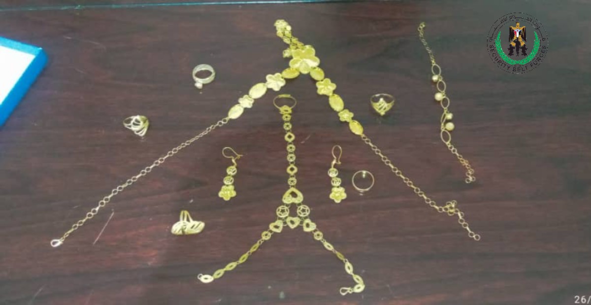 Lahj belt returns a quantity of jewelry to its owner after it was stolen