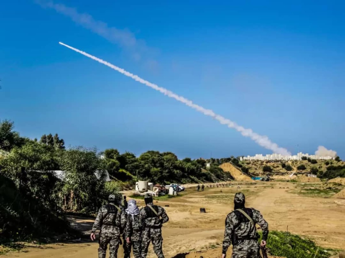 From Dimona to the settlements in the northern West Bank... the resistance carries out a massive missile strike