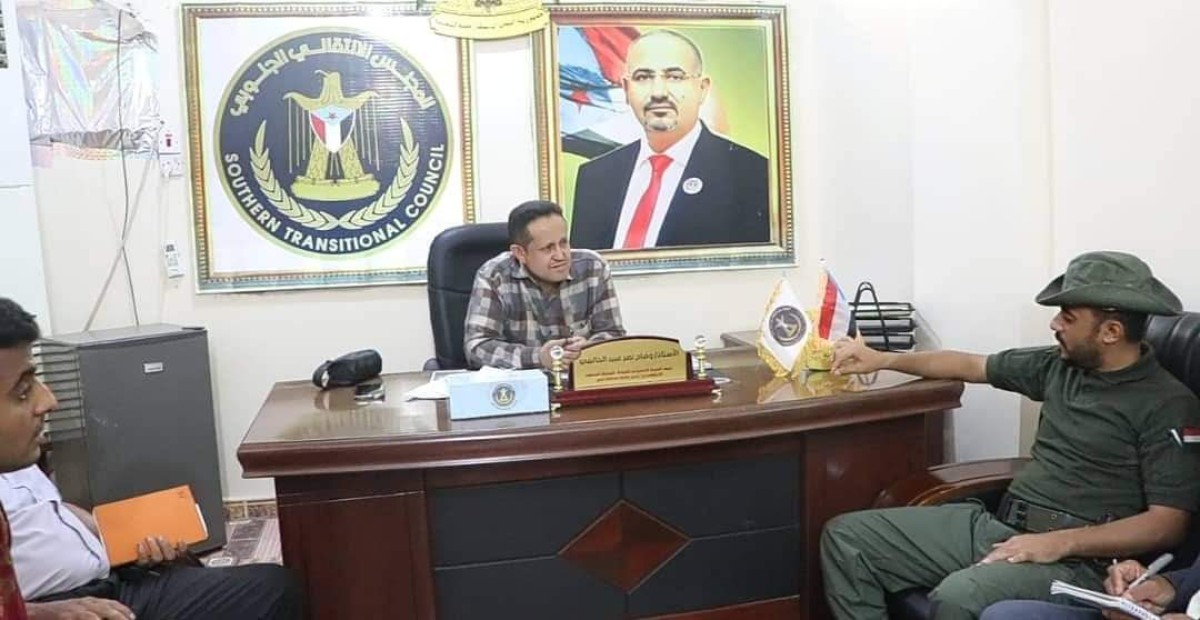 The transitional president of Lahj meets with the security director of the Tuban District and the deputy director of the communications institution in the governorate