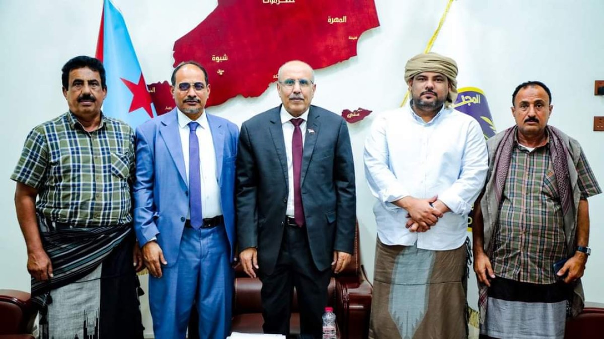 Al-Kathiri confirms the support of the Southern Transitional Council for the Hadhrami Elite and Security Forces and the Police College