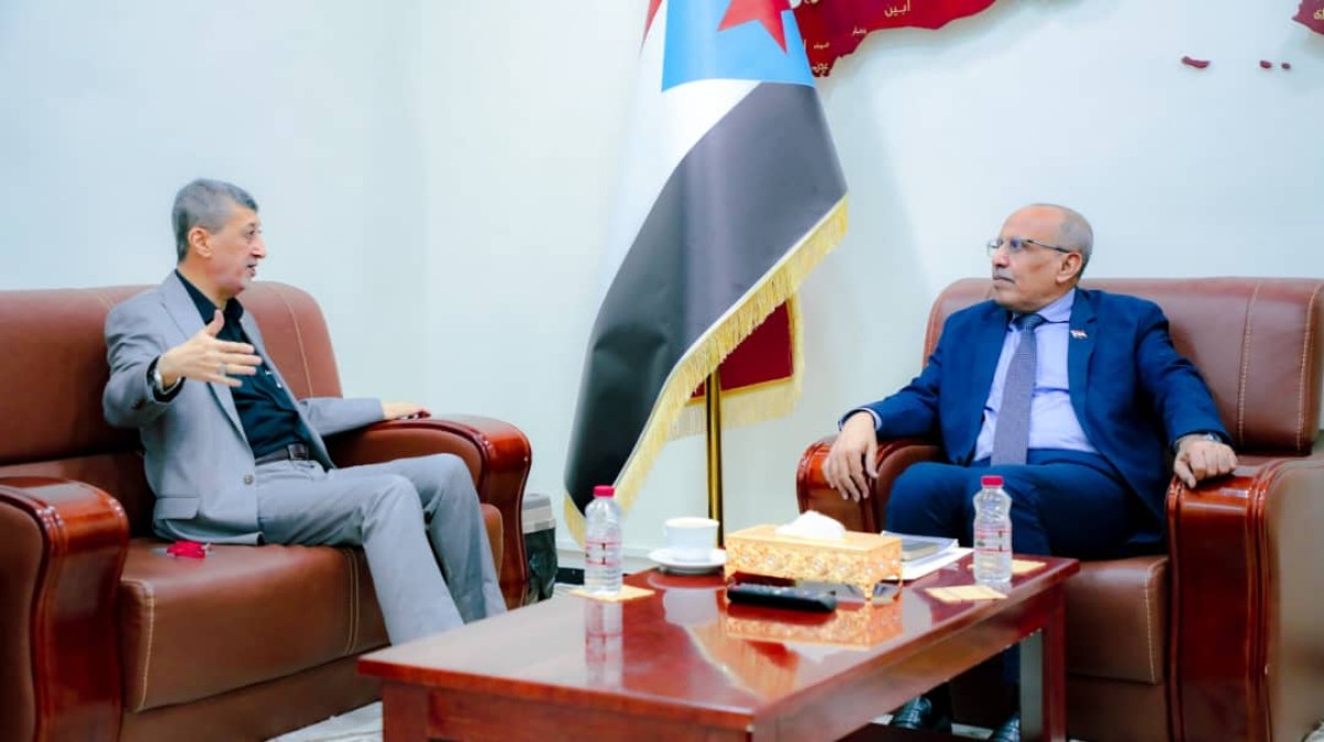 Al-Kathiri confirms the support of the Southern Transitional Council for the Chamber of Commerce and Industry in Aden