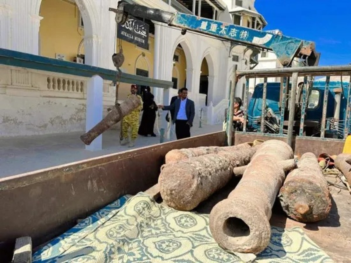 6 antique cannons were delivered to the Mukalla Museum after thwarting their smuggling