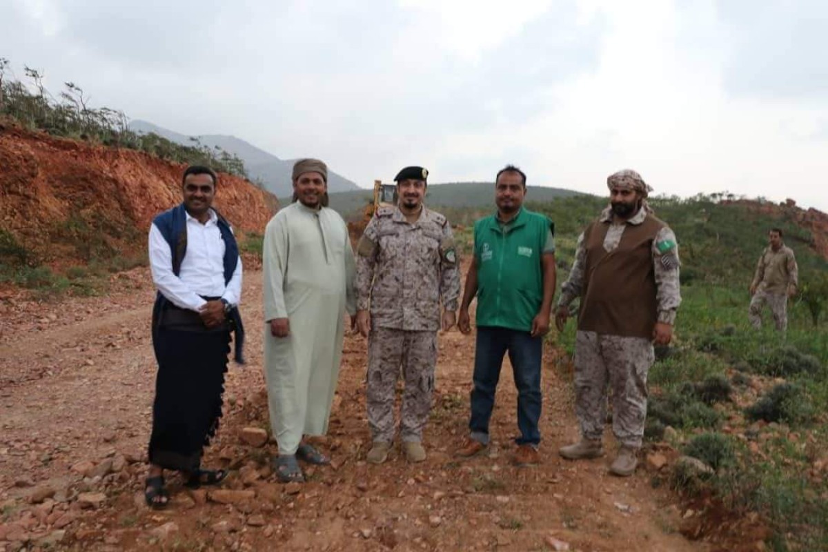 The Governor of Socotra and the Commander of the Coalition Forces inaugurate the restoration of the road to the Shaab areas affected by Cyclone Tej