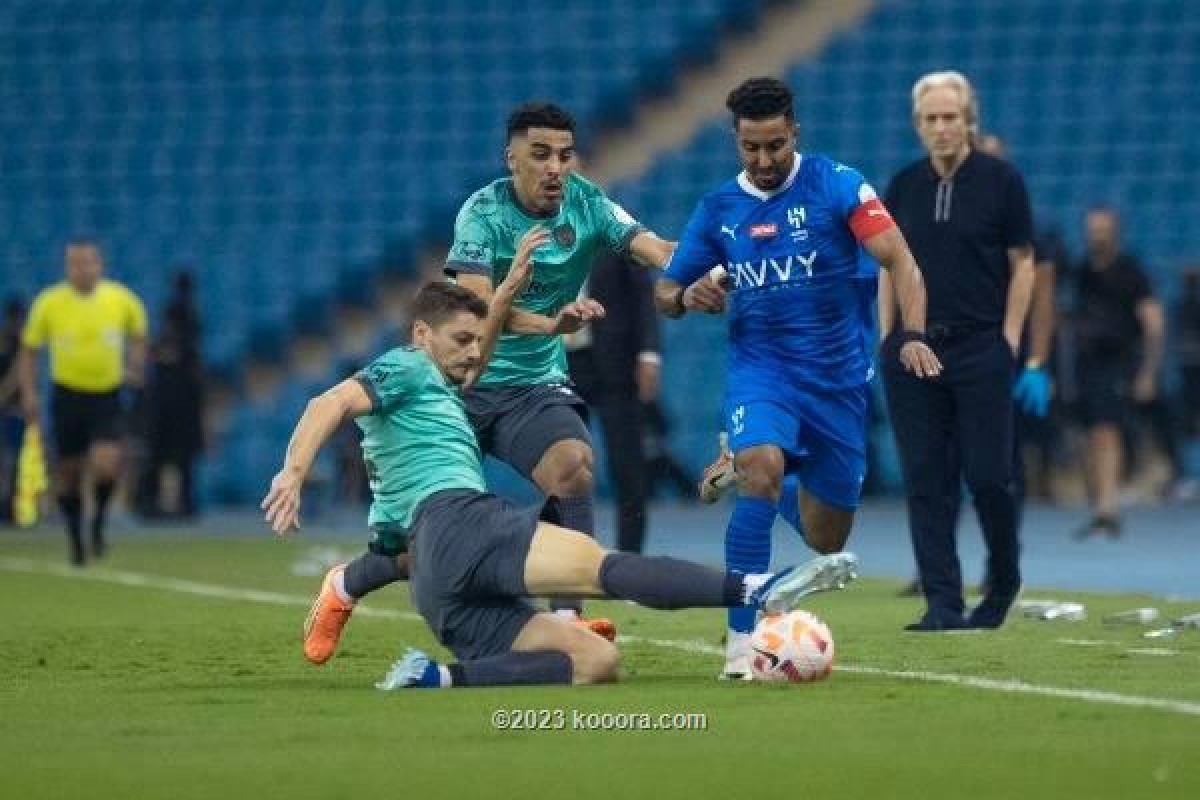 Saudi Roshen League.. Al Hilal defeats Al Taawoun with a duo from Mitrovic and Kanou