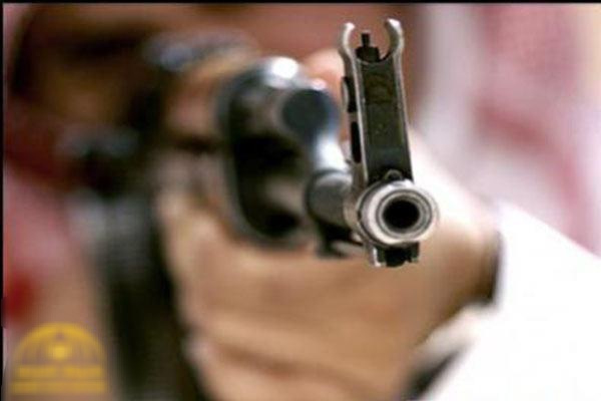 A Houthi gunman ends his wife's life by shooting him in front of her mother