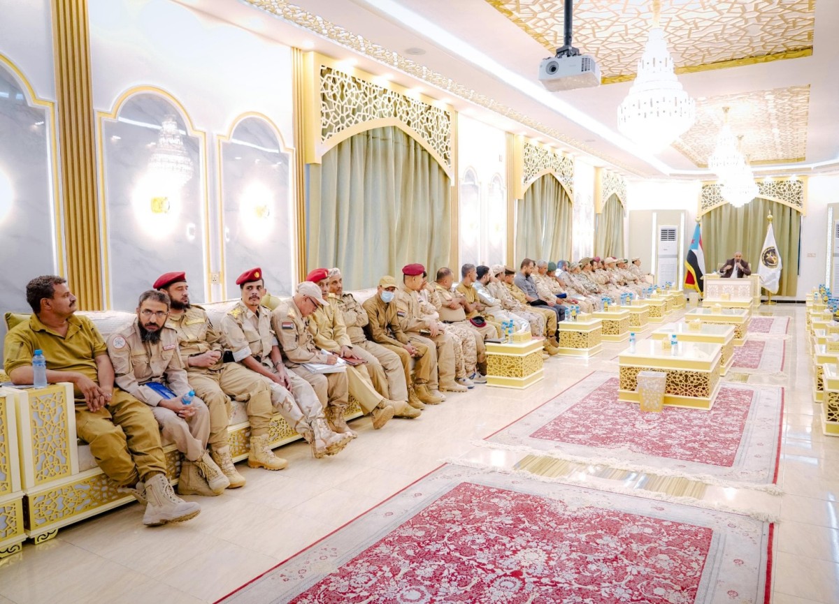 Al-Zubaidi urges southern military and security leaders to remain steadfast and remain highly vigilant