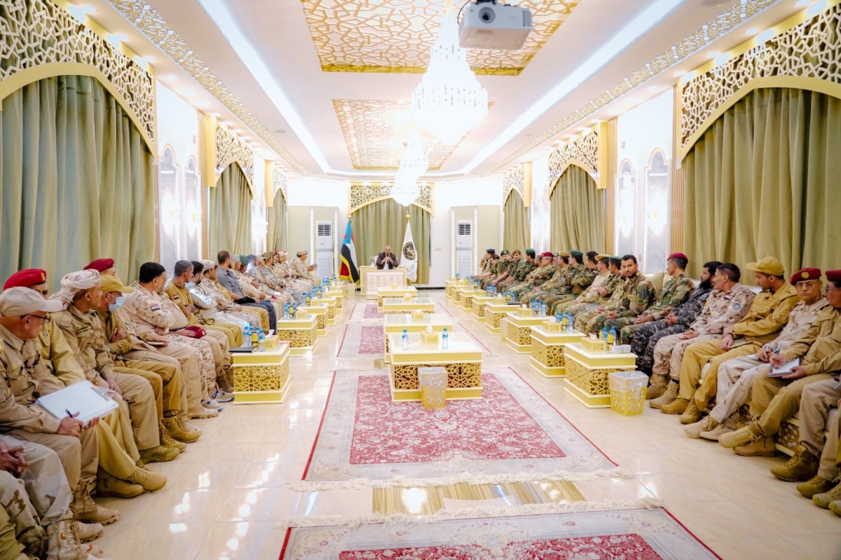 Al-Zubaidi urges southern military and security leaders to remain steadfast and remain highly vigilant