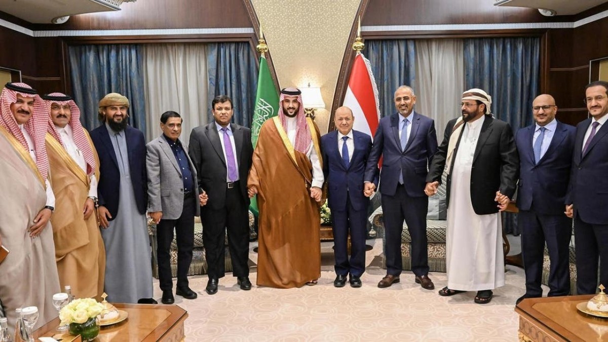 An emergency summons of members of the Yemeni Presidential Council to Riyadh to discuss the final solution plan in Yemen