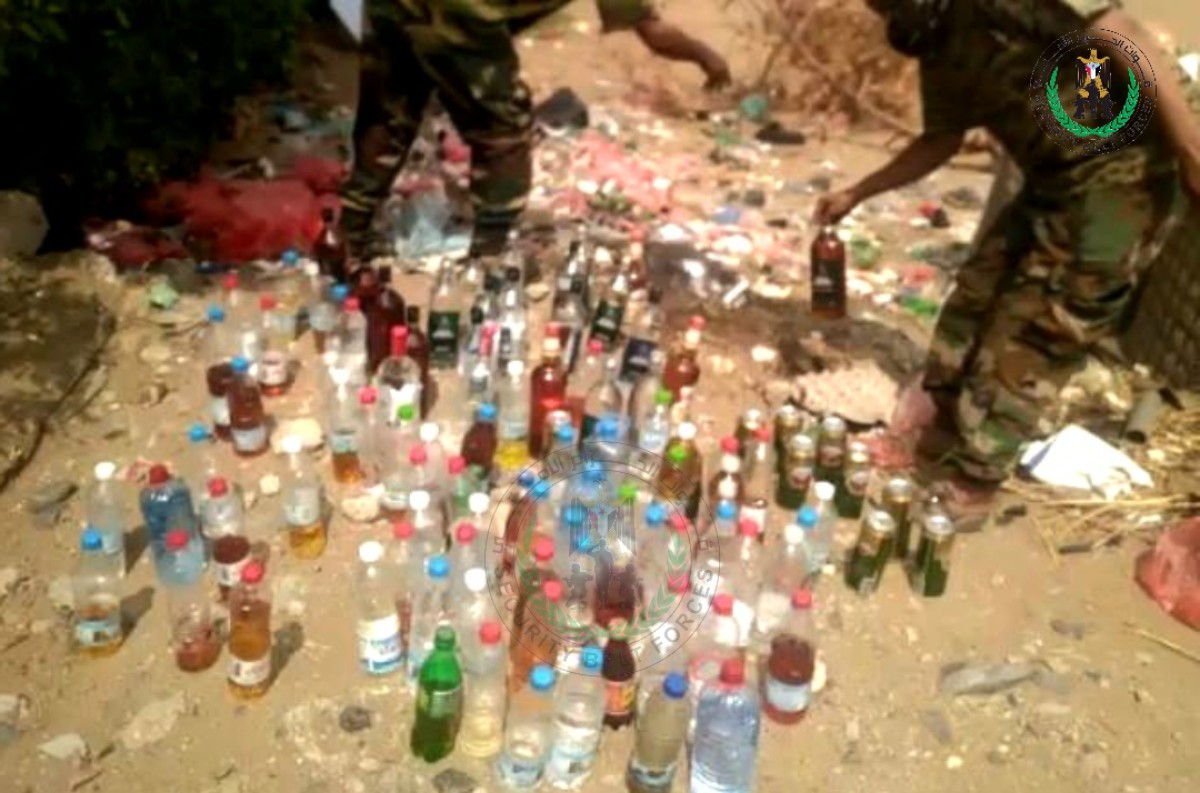 Lahj belt destroys a large amount of imported liquor (photos)