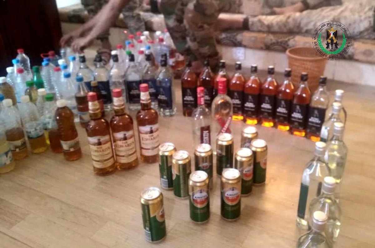 Lahj belt destroys a large amount of imported liquor (photos)