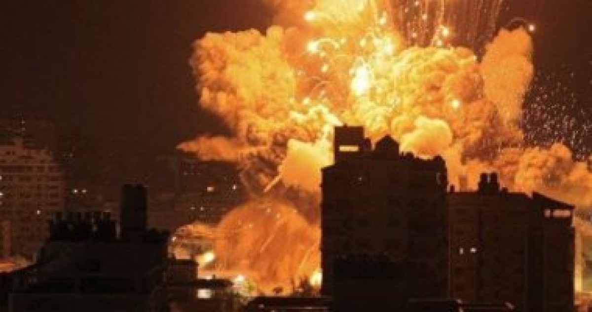 A few hours before the truce... violent Israeli raids on various areas of the Gaza Strip