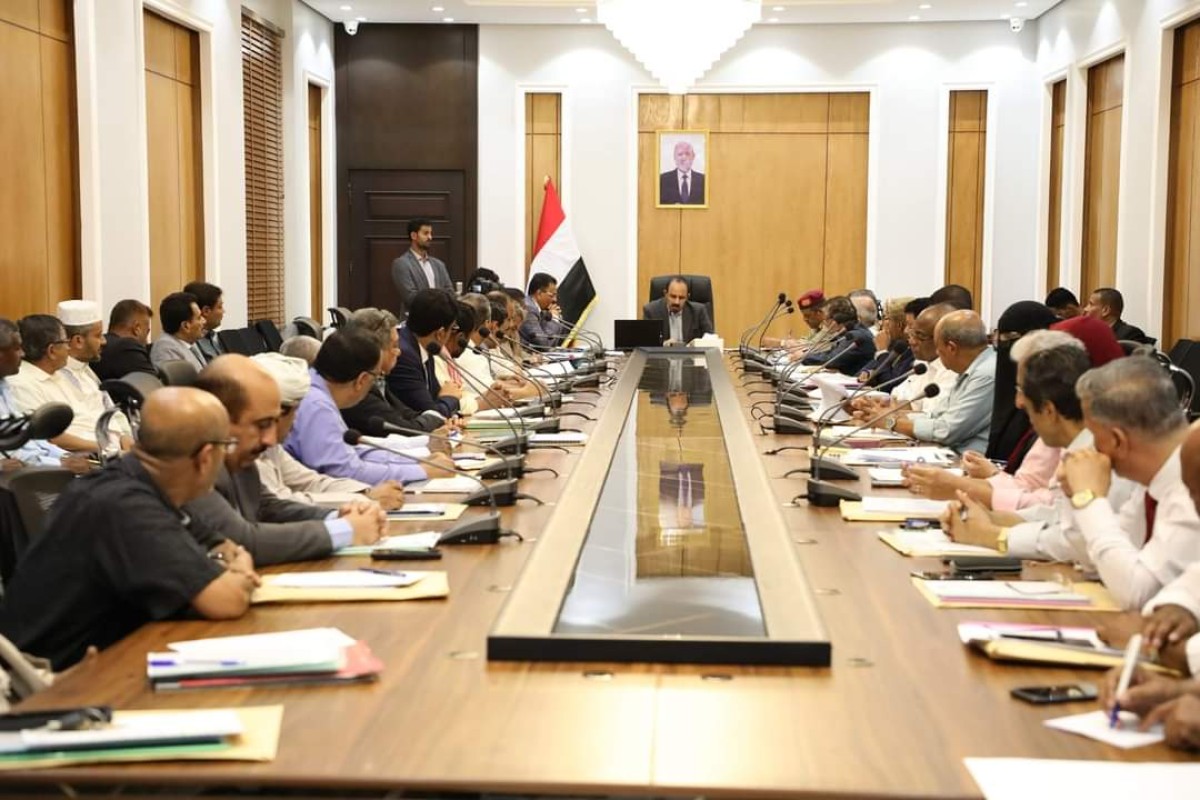 Hadhramaut acknowledges the transfer of the governorate’s revenues and the deposit port to someone other than the central bank