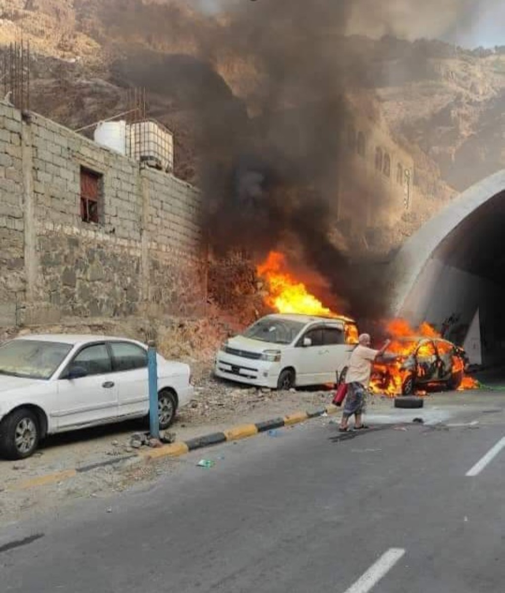 A traffic accident in Aden causes a car and a bus to burn