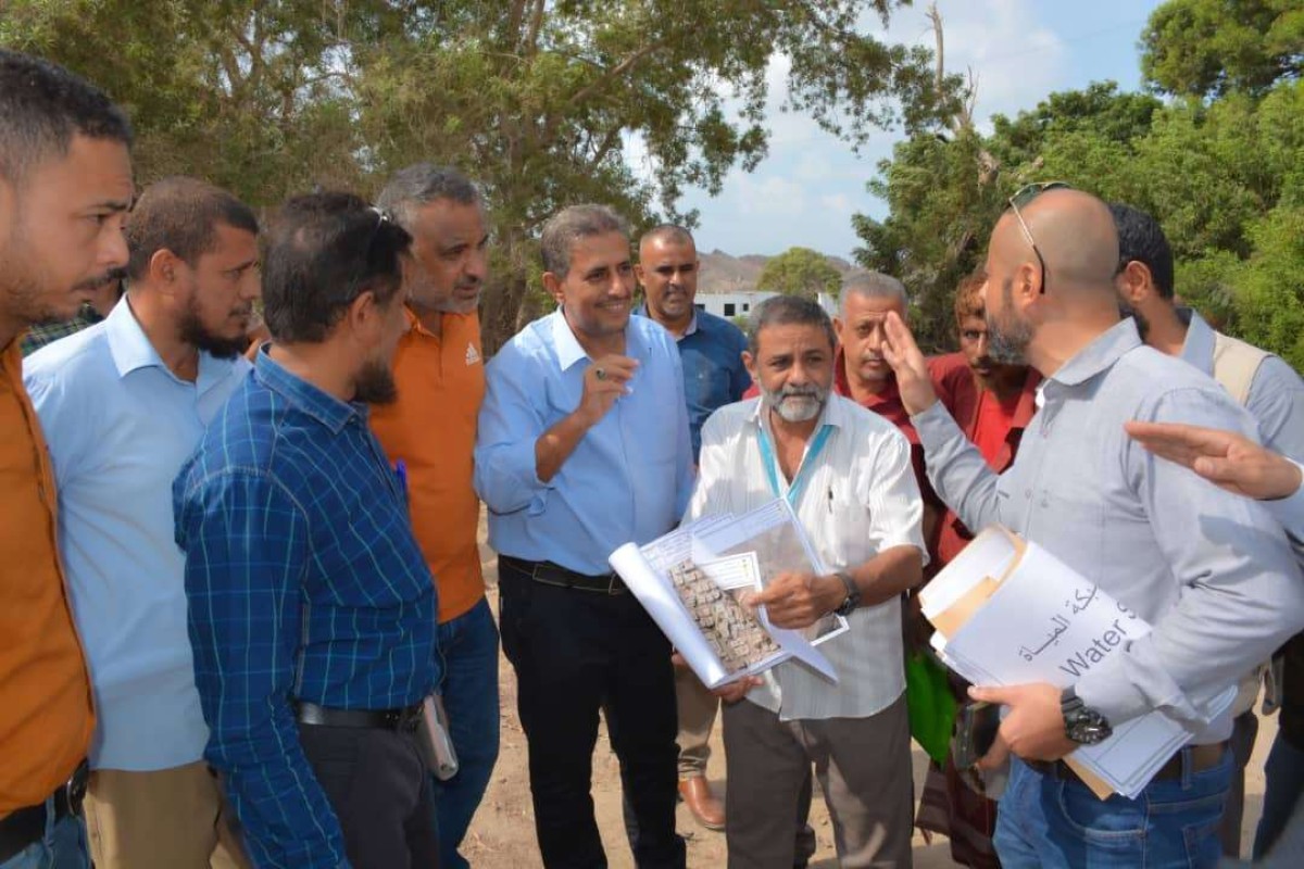 Aden Water Corporation hands over the site of the emergency water line replacement project to Sira District