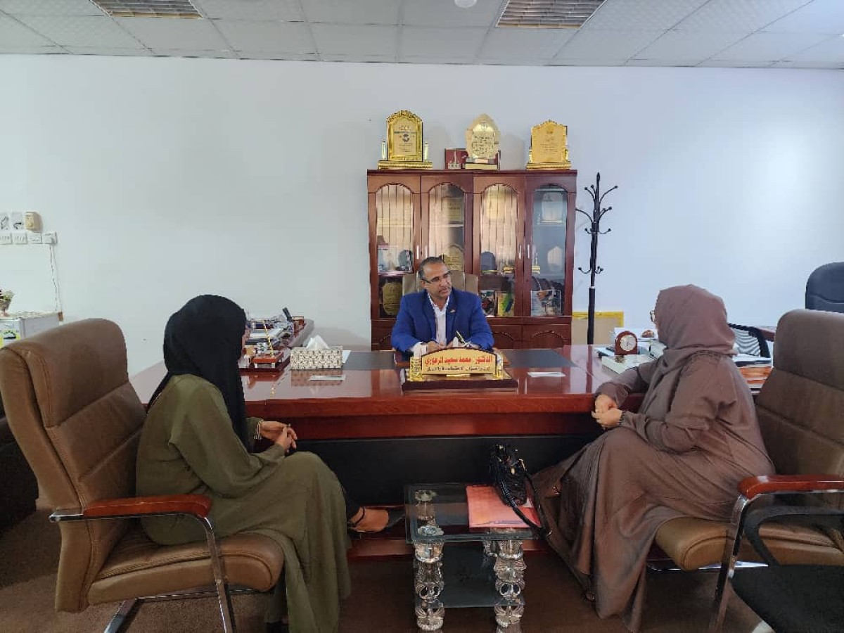 The Minister of Social Affairs and Labor reviews the activity of the Emkan Foundation for Development and Humanitarian Response