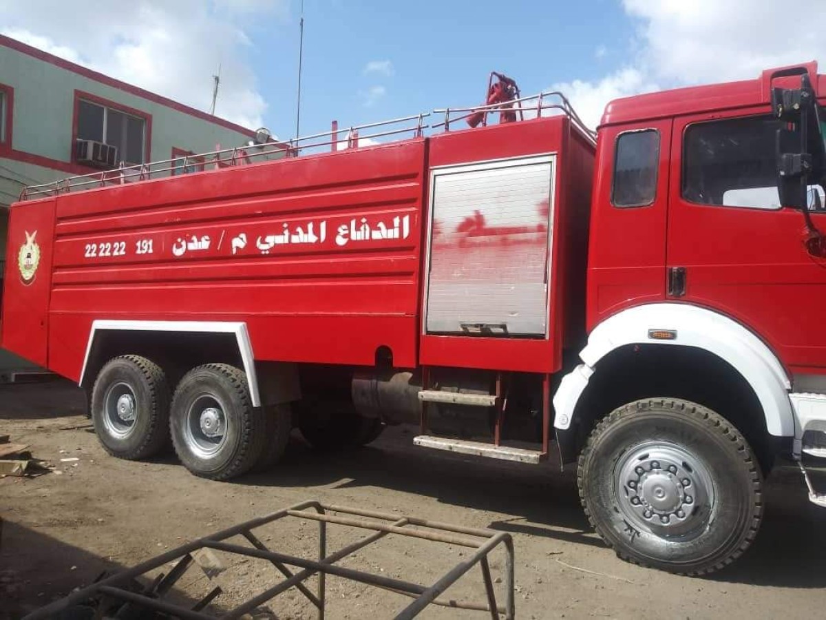 The Director of Aden Security praises the efforts of the Civil Defense in rehabilitating the vehicles in the Mansoura branch