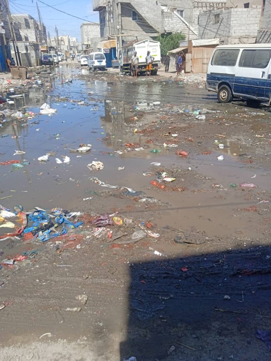 In pictures: sewage overflow extending from Sheikh Othman to Dar Saad, and fears of an environmental disaster