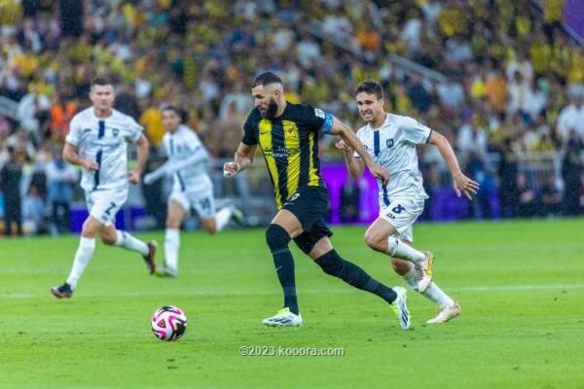 الاتحاد السعودي يكتسح أوكلاند ويضرب موعدا ناريا مع الأهلي المصري