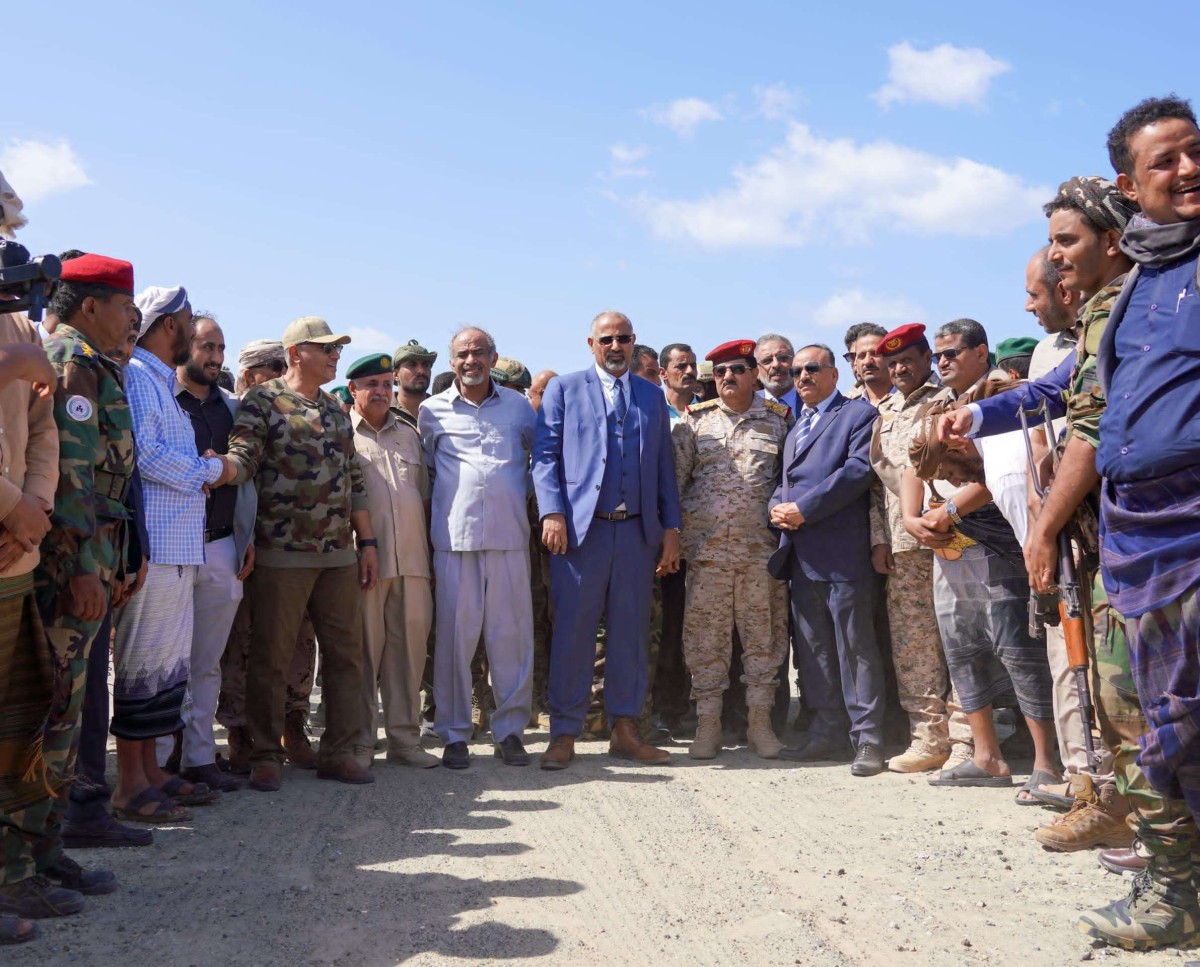 Al-Zubaidi inspects Mayon Island and Bab al-Mandab in light of Houthi threats to maritime navigation