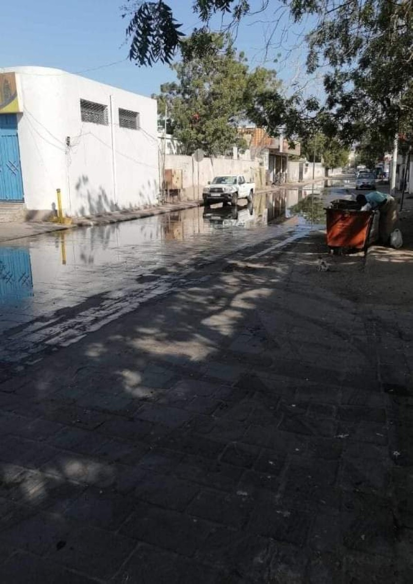 Al-Mualla Authority demands urgent solutions to the sewage overflow