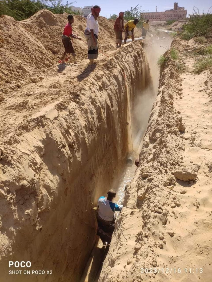 Construction of a water canal in the city of Al-Ghaydah in Al-Mahra