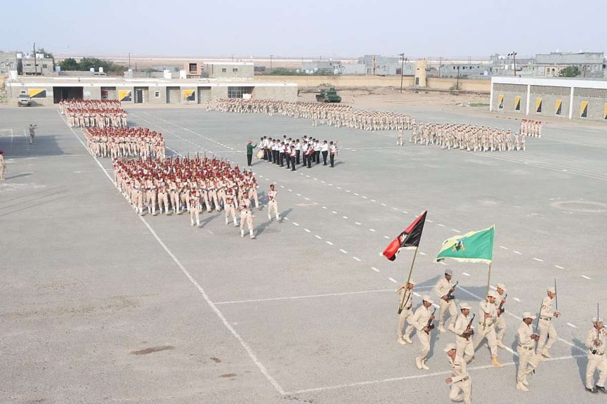 عدن.. وزير الدفاع يُعزز دور الأكاديمية العسكرية العليا في بناء جيش احترافي