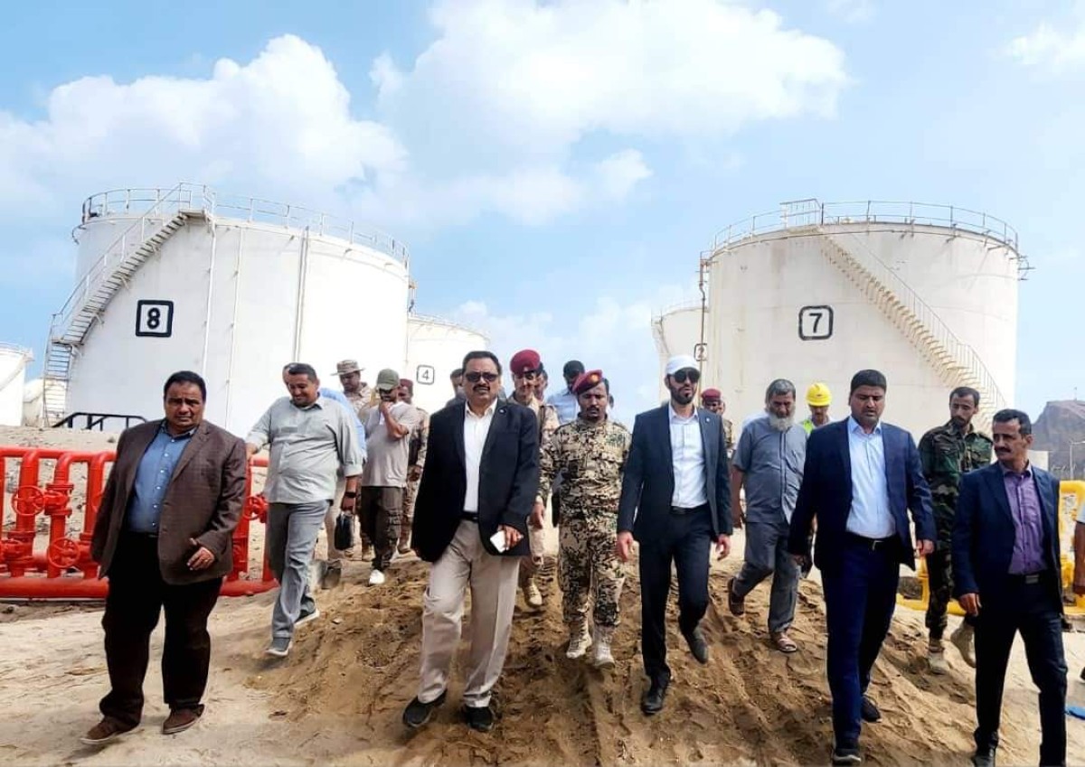 The Ministry of Oil visits Aden refineries and petroleum derivatives filling facilities and confirms interest in restarting operation and development