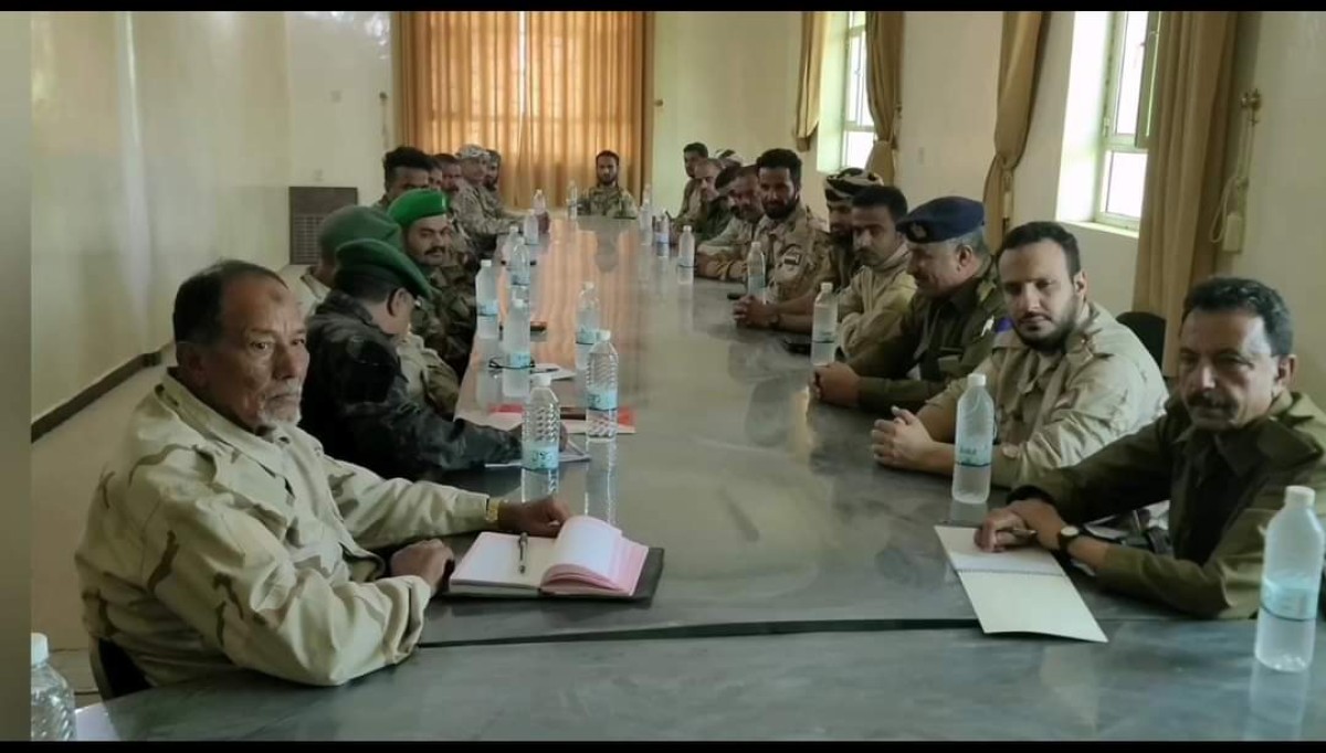 An expanded meeting in Al-Dhalea discusses the military and local situation and emphasizes increasing readiness