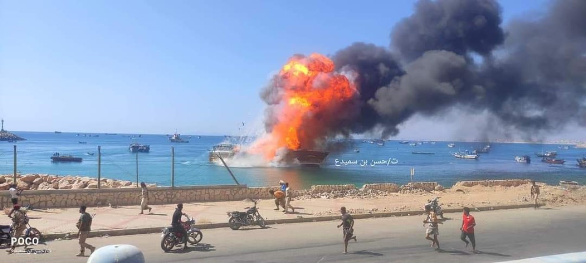 A major fire broke out in a wooden ship, causing material damage to the port of Mukalla