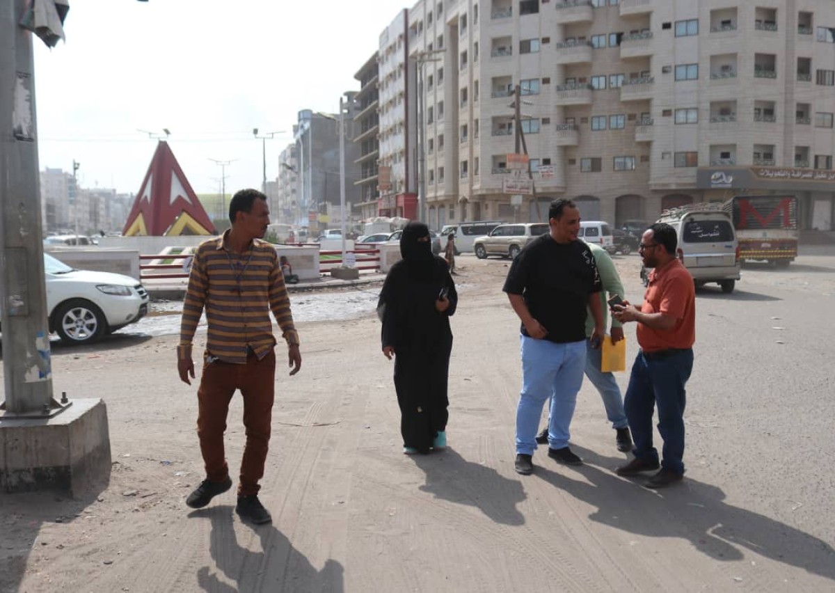 Aden.. The Road Fund delivers the ship’s tour asphalting project to Al Kathiri to the implementing agency