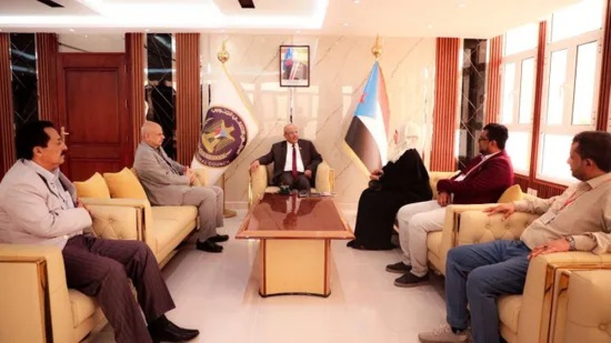 The President of the National Assembly discusses the programs of the Pulse of Life Foundation in Aden