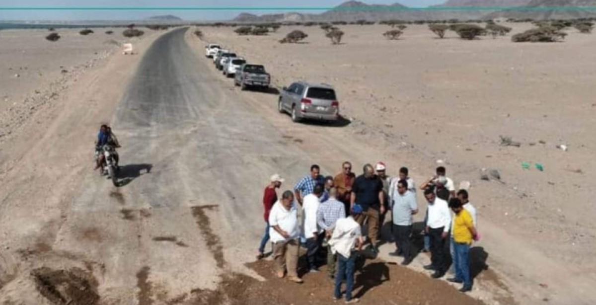 Engineer Moeen Al-Mas inspects road maintenance projects in Lahj