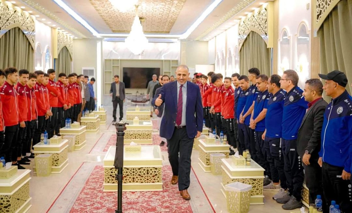 Al-Zubaidi receives the delegation of the junior national team and urges them to continue their sports contributions