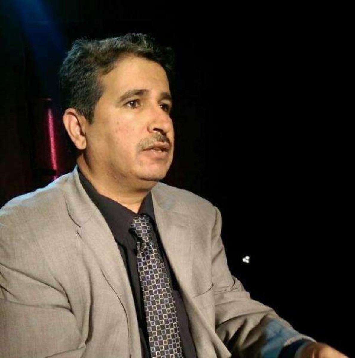 A parliamentarian talks about a sit-in in front of security and intelligence in Sanaa